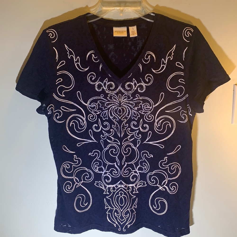 NWOT Chico’s navy/white design jersey